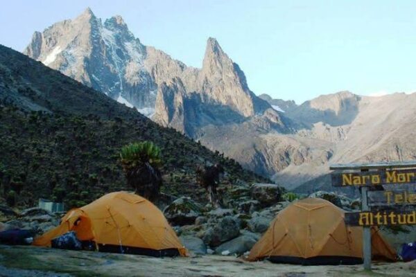 4 Days / 3 Night |Mt. Kenya Hiking | Naro Moru Ascent – Sirimon Descent