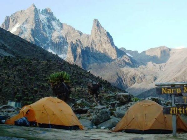 4 Days / 3 Night |Mt. Kenya Hiking | Naro Moru Ascent – Sirimon Descent